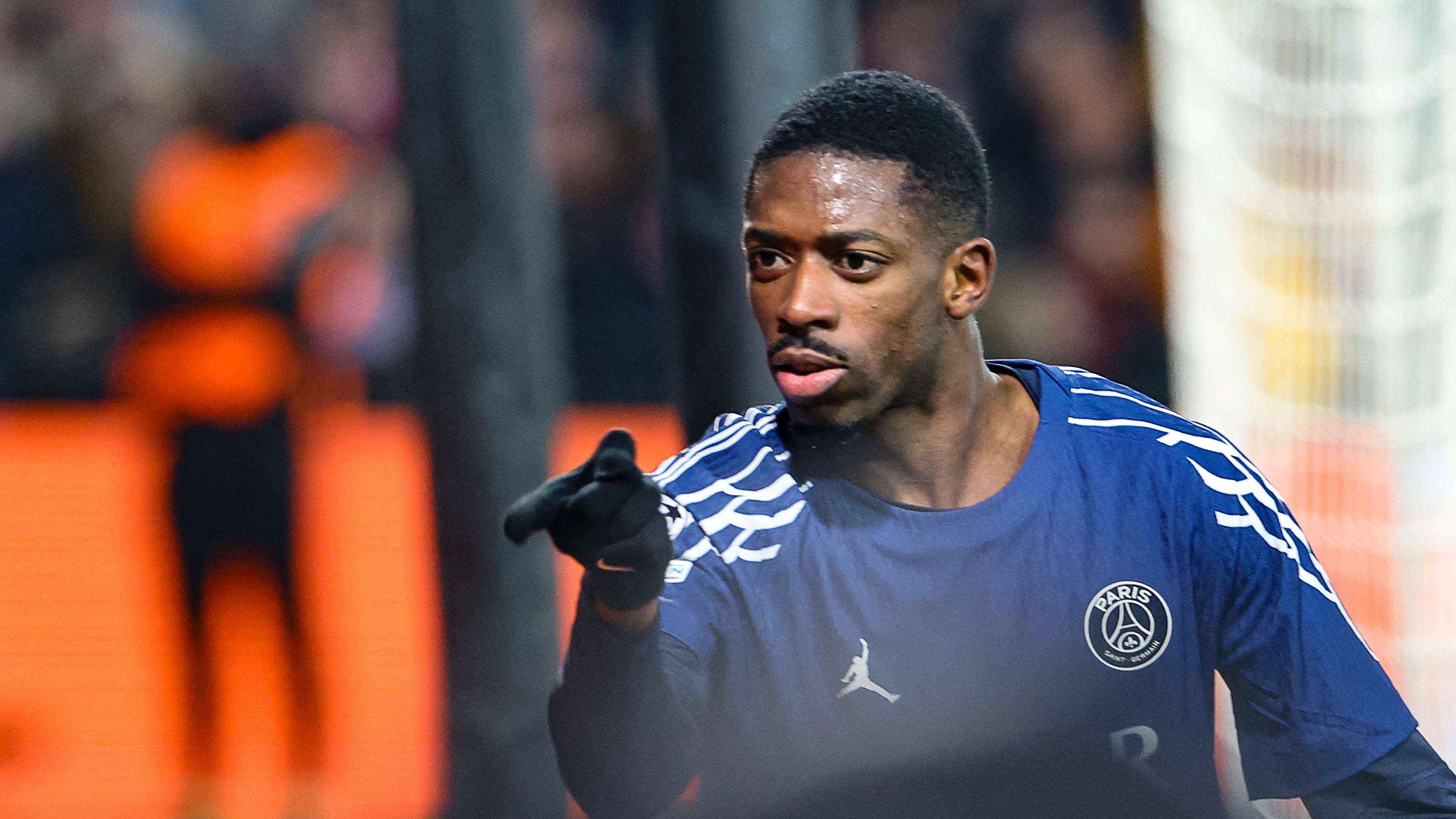 表现出顽强 表现出顽强